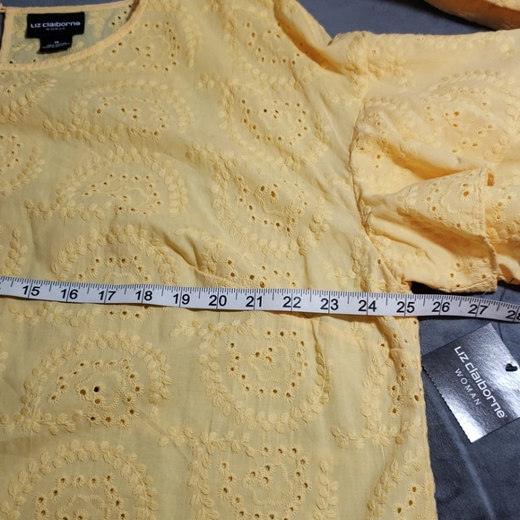 🆕️ Liz Claiborne Crochet Short Sleeve Top - Picture 6 of 6